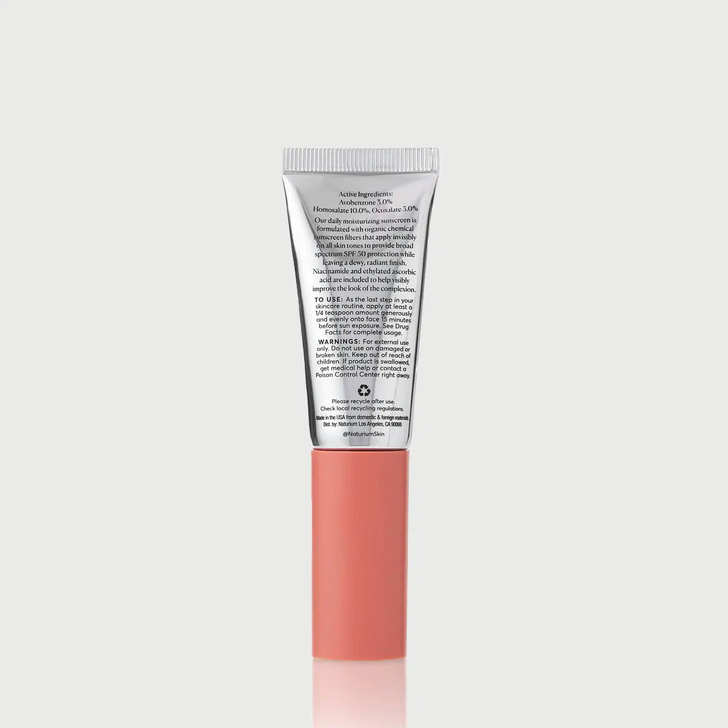 dew-glow-moisturizer-spf-50-travel-size-t0 NATR-10157_Dew-Glow-Moisturizer-SPF-50-Mini_back_capon_bonebkgd_d7cb9bbb-e294-42e2-8d5a-28c73c09b5b5.webp